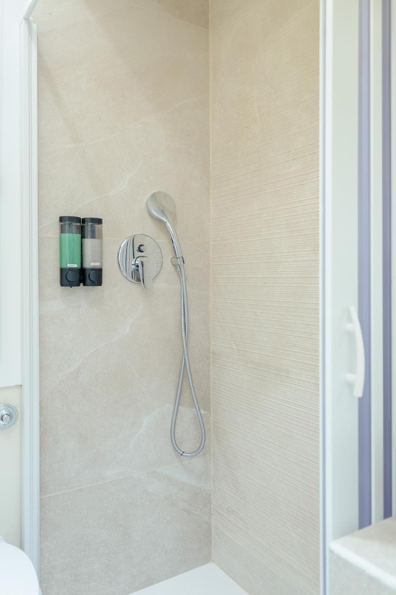 Duomo - Camere Matrimoniali Con Bagno Privato فلورنس المظهر الخارجي الصورة